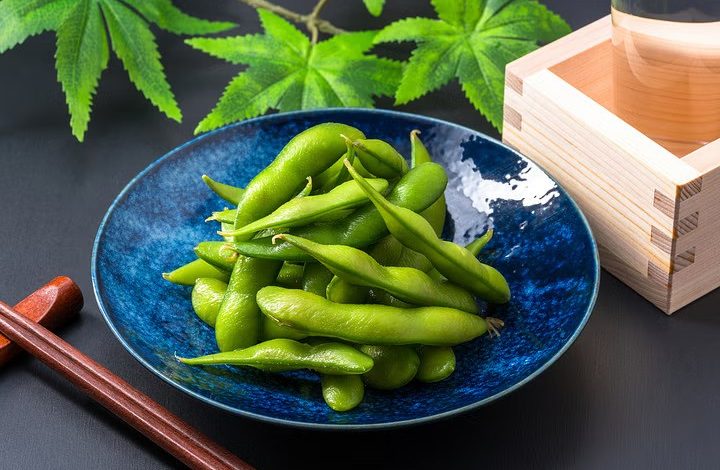 7 Amazing Health Benefits of Edamame