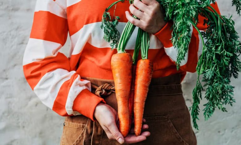 Eating more raw vegetables may help weight loss, reduce heart disease risk